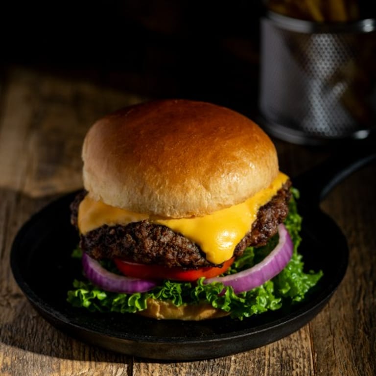 Juicy Cheeseburgers: A Comfort-Food Classic