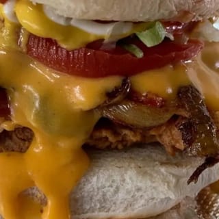 Nipsey Crispy Chicken Combo (Let, Tom, Fried Onions, Ket, Must, Mwhip, Mumbo, Bacon, Cheese Sauce}